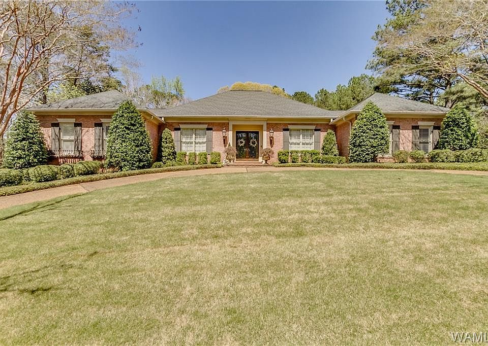 1st image of 3020 Perry Cir NE