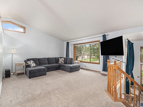 2nd image of 3412 S Saguaro Ave