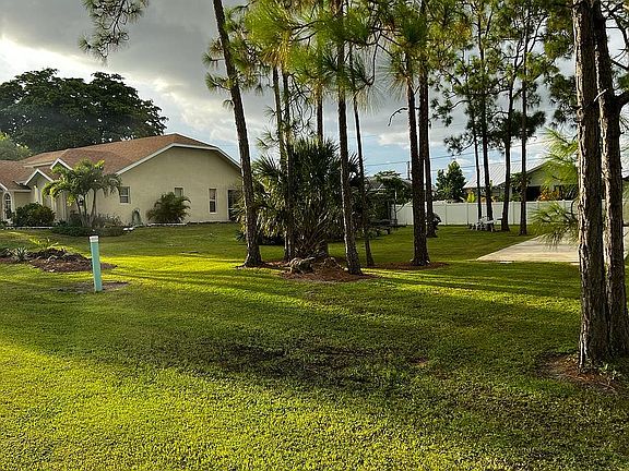 3rd image of 10611 Wood Ibis Ave