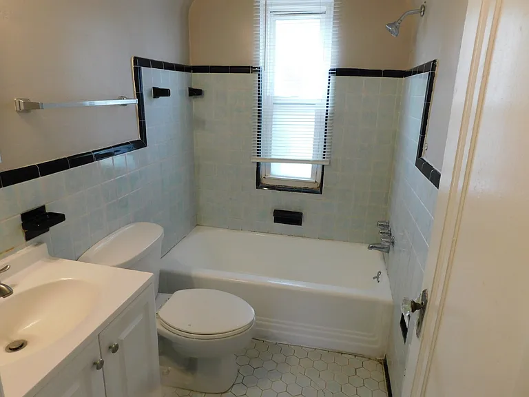 16601 Murray Hill St — Photo 5