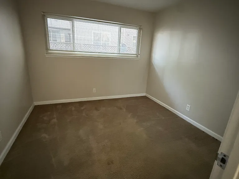 815 E 4th Ave #1 — Photo 12