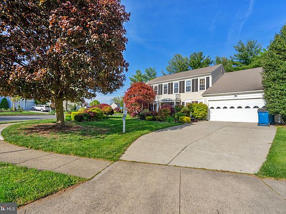 3rd image of 2755 Mansway Dr
