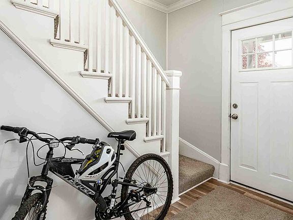 3rd image of 224 Hammond Pl