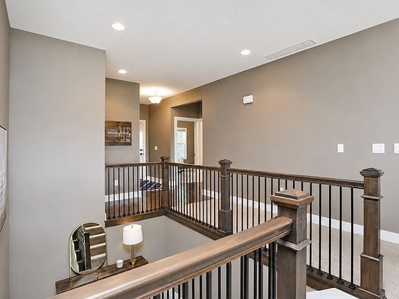 4th image of 9425 Bellflower Ln