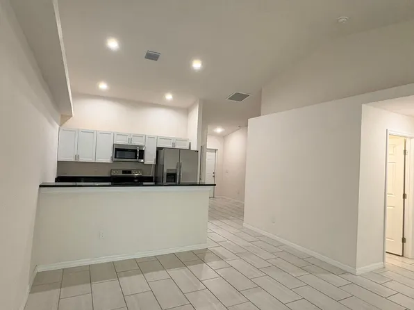 826 Gleason Pkwy, Cape Coral, FL 33914