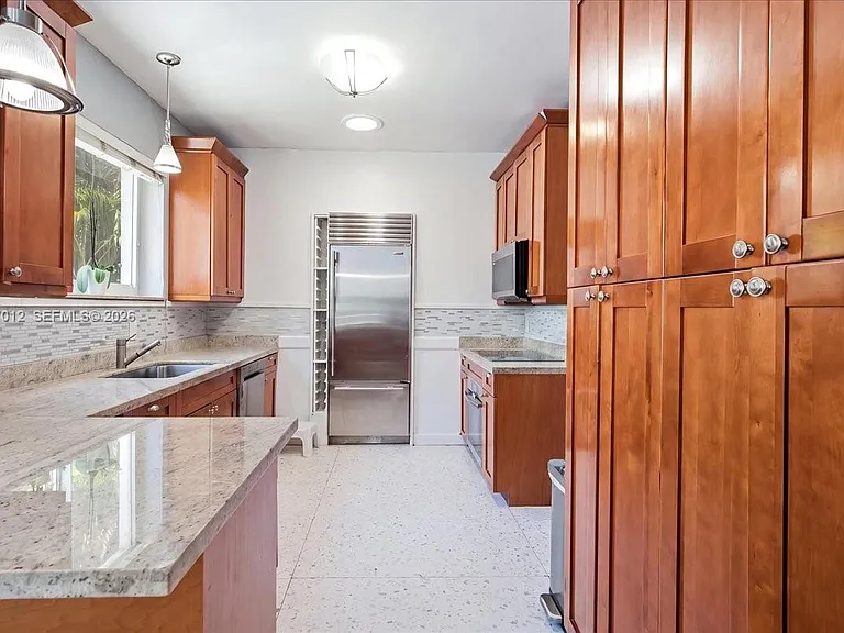 155 SW 28th Rd — Photo 10