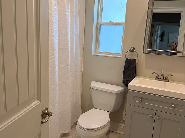4202 W Palmira Ave — Photo 26
