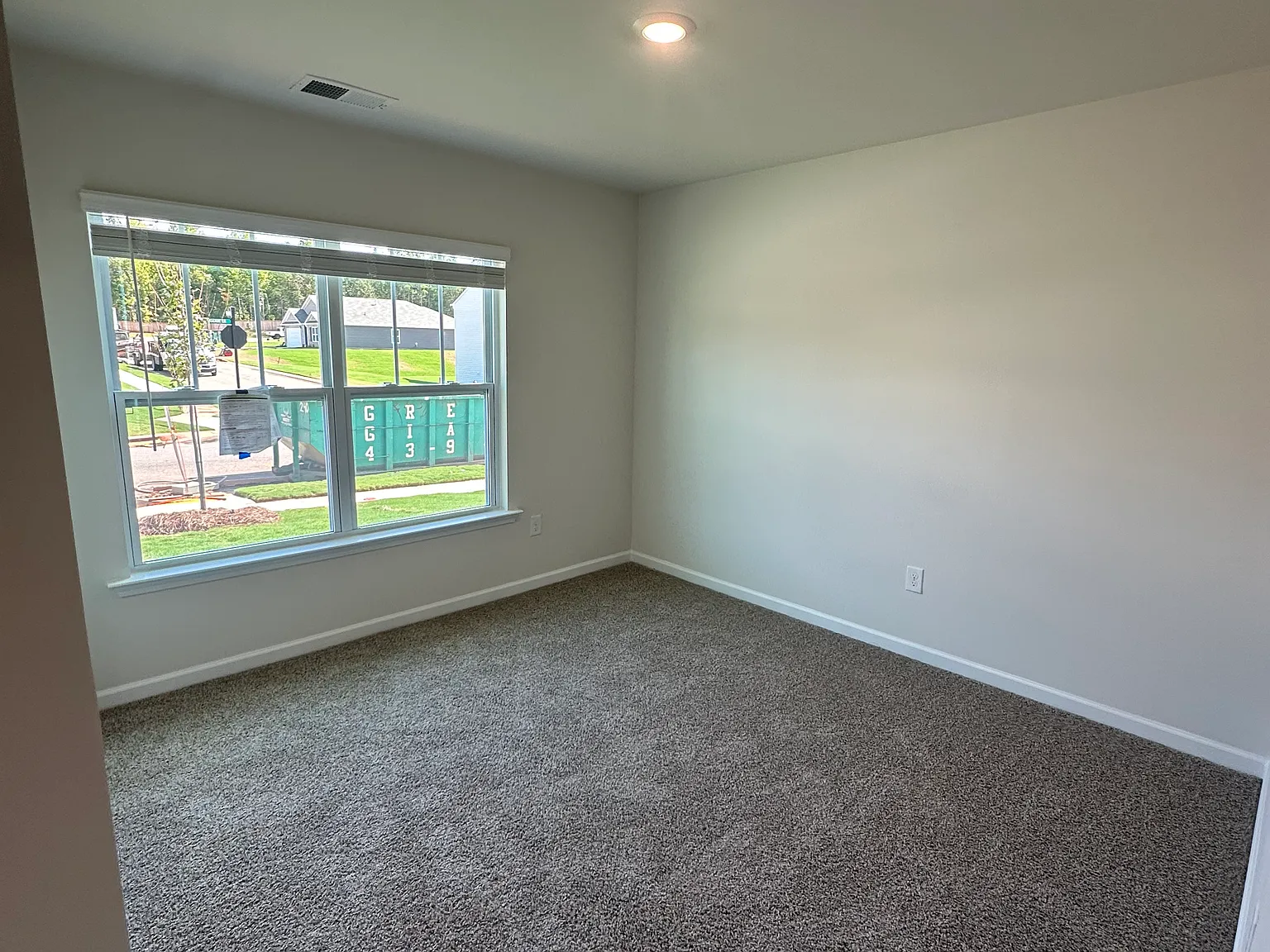 4 bed, 1764 sqft, $1,050 — Photo 2