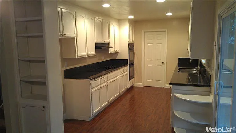 2881 Viona Rd photo 1
