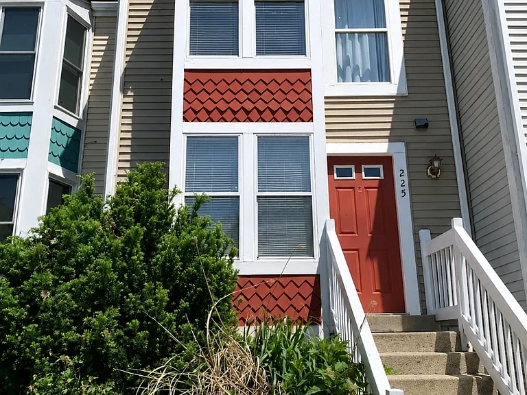 225 Sycamore Ridge Rd — Photo 1
