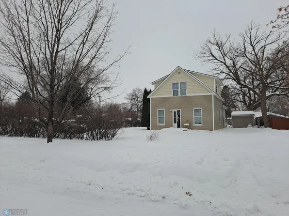 101 6th St NE, Barnesville, MN 56514
