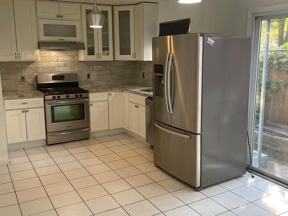 1st image of 6 Montgomery Ave #1