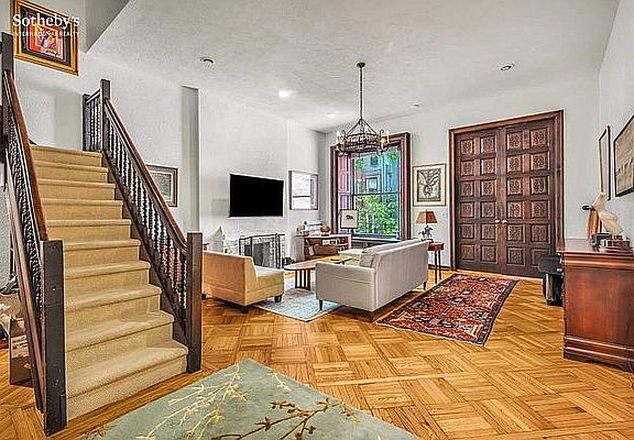 3rd image of 36 W 89th St APT 1B