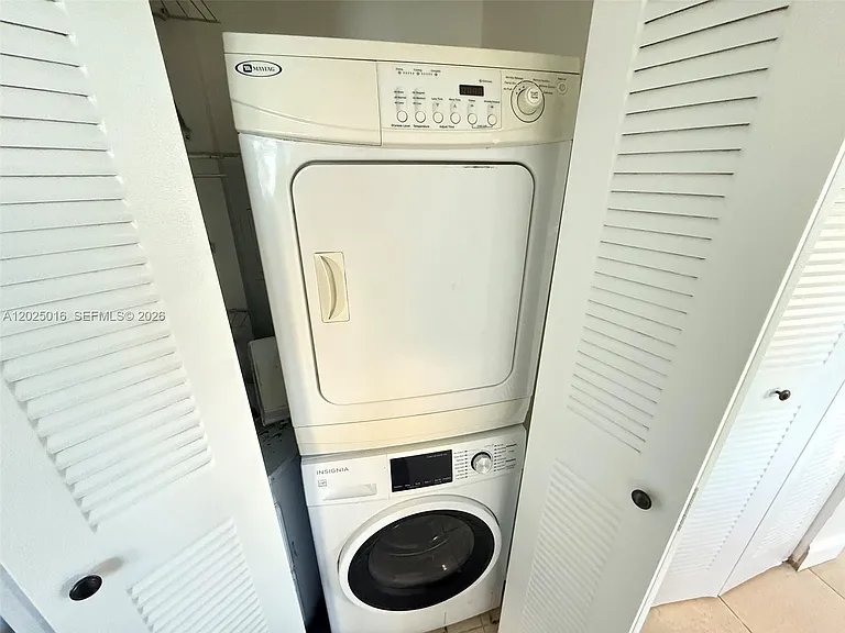 400 SW 2nd St #201 — Photo 11