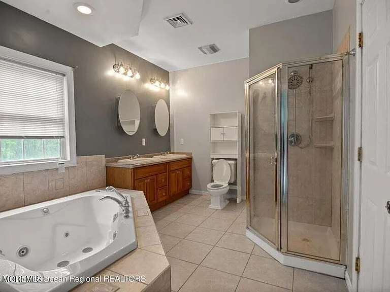 46 Walter Dr — Photo 11
