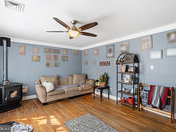 5th image of 2300 S Filbert St