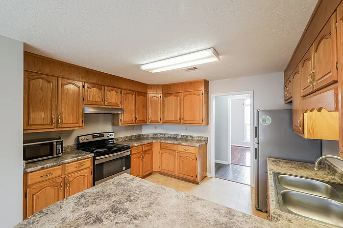 8747 Rolling Hills Dr — Photo 6