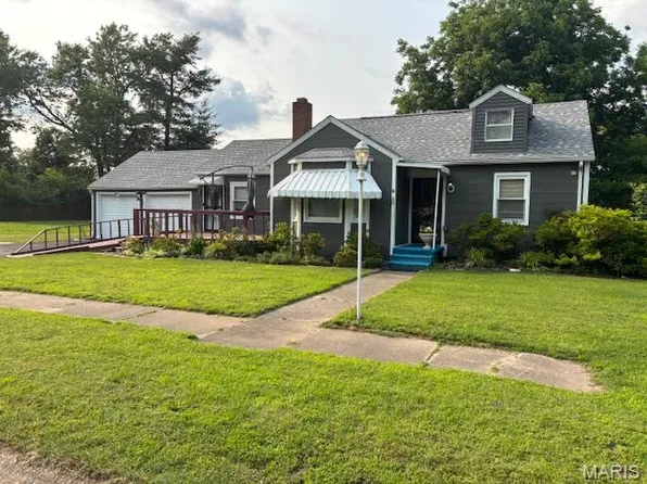 212 South St, Charleston, MO 63834