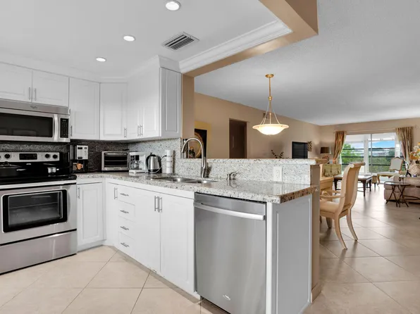 3202 Portofino Pt #E4, Coconut Creek, FL 33066