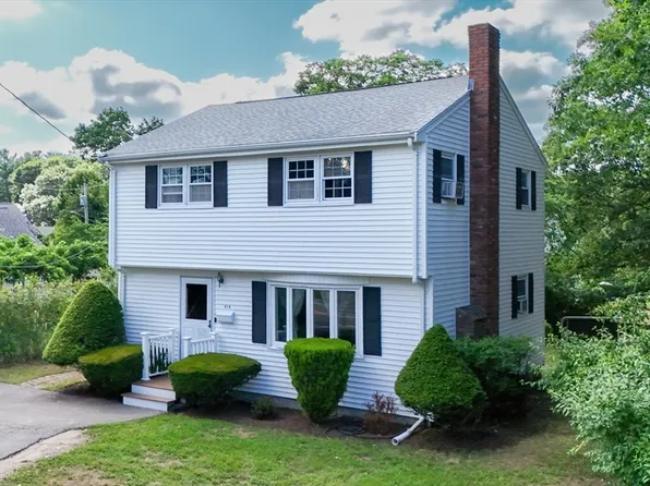 614 S Franklin St, Holbrook, MA 02343