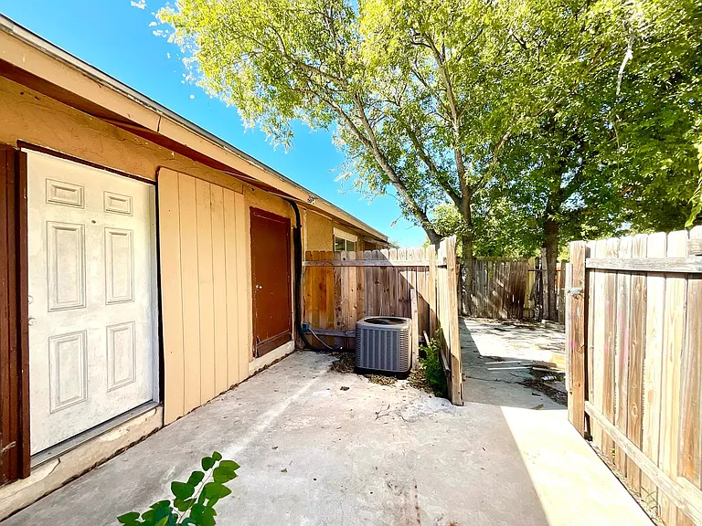 7237 Glen Bay — Photo 31