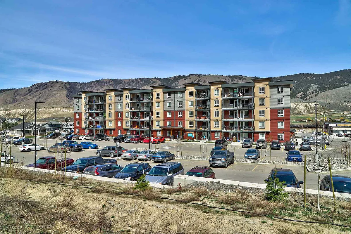 Building Photo - 3420 Valleyview Dr