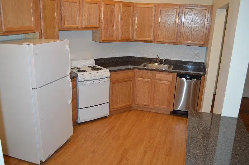 2 bed, 9999 sqft, $3,475 — Photo 1