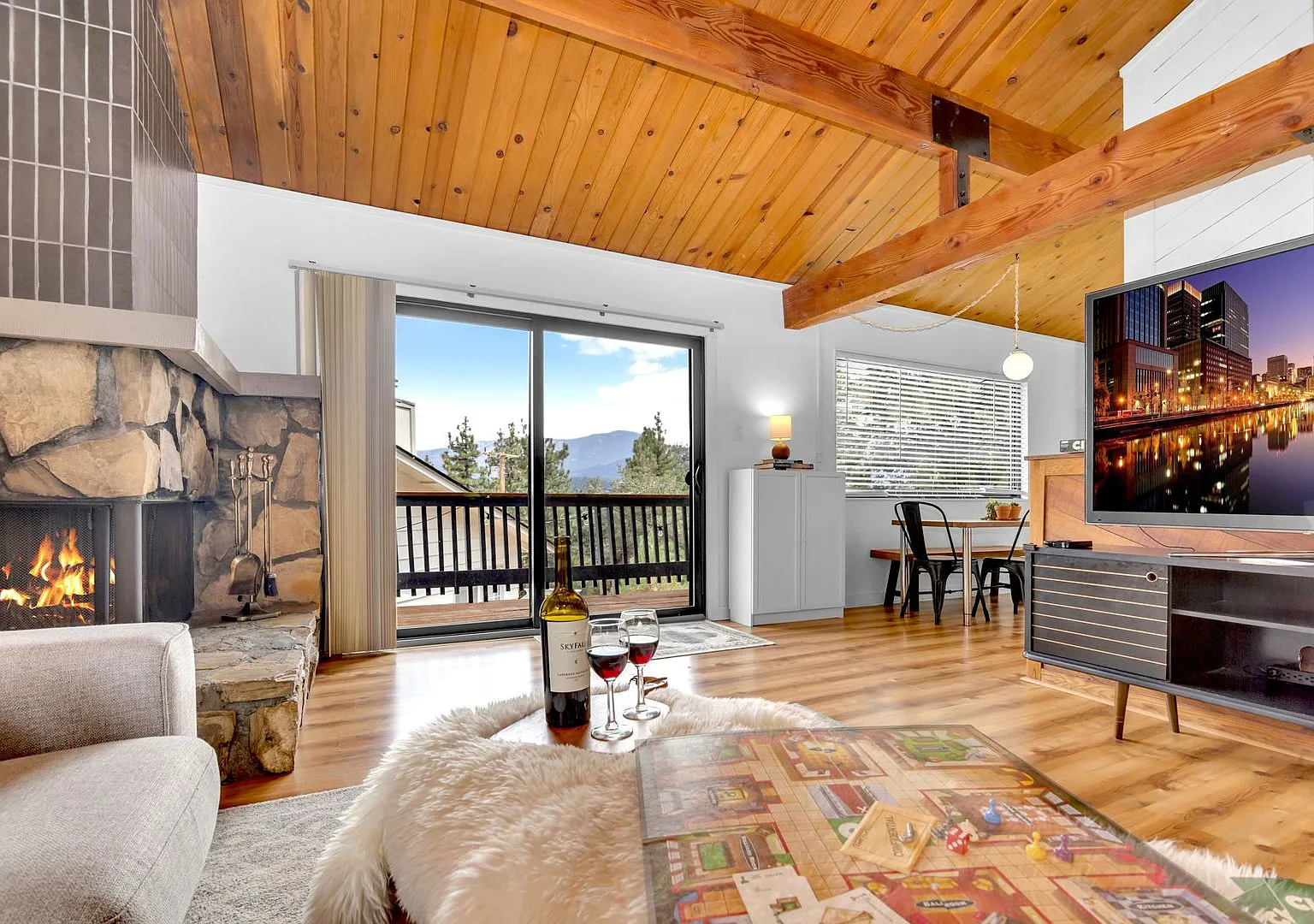 Charming Big Bear cCabin — Photo 3