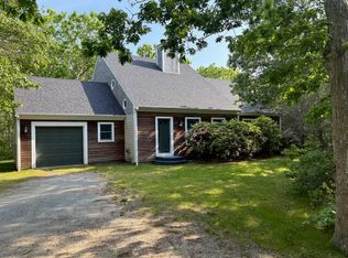 19 S Vine Ln, West Tisbury, MA 02575