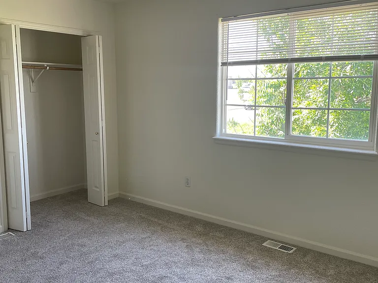 784 Gateway Cir — Photo 18