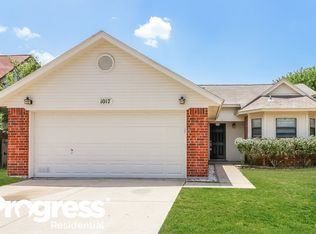 1017 W Hills Ter, Saginaw, TX 76179
