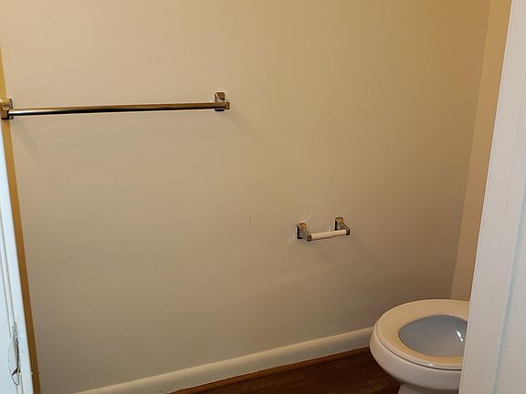 3rd image of 5047 Pemberton St #B