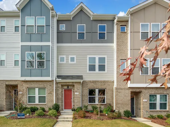 709 N Firebrick Dr, Cary, NC 27519