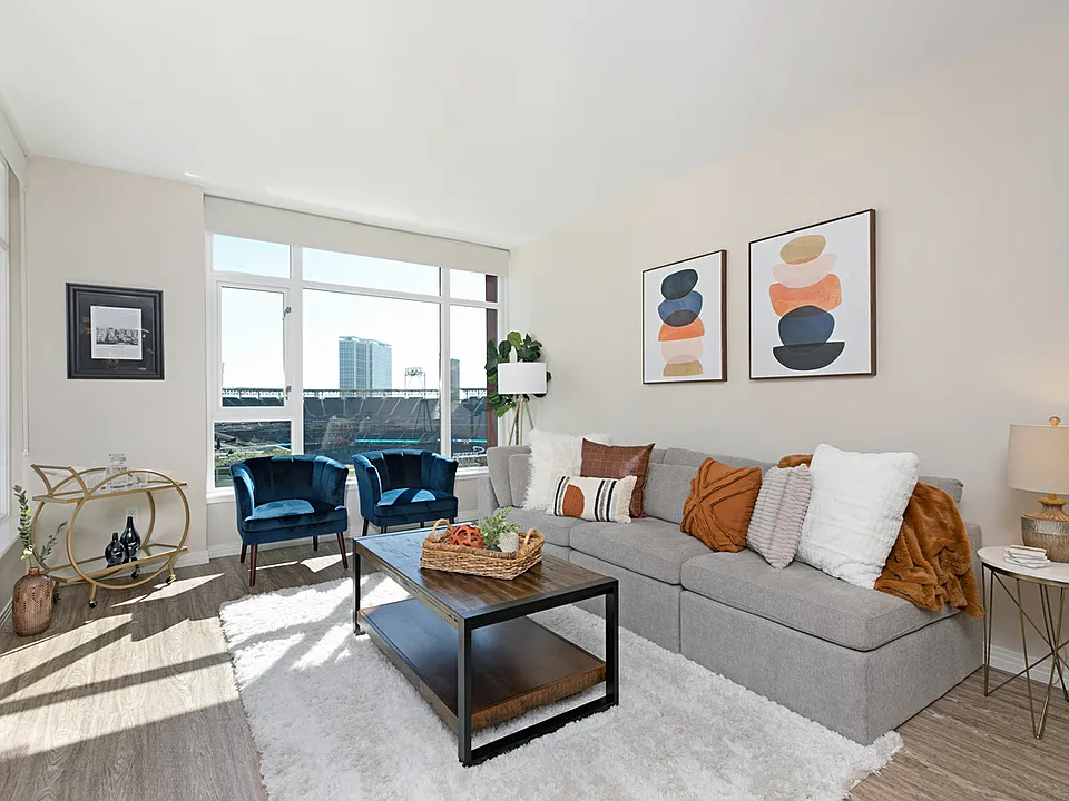 427 9th Ave #902