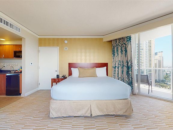 5th image of 18001 Collins Ave #2414-2415