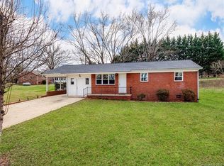 1343 Franklin St, Newton, NC 28658