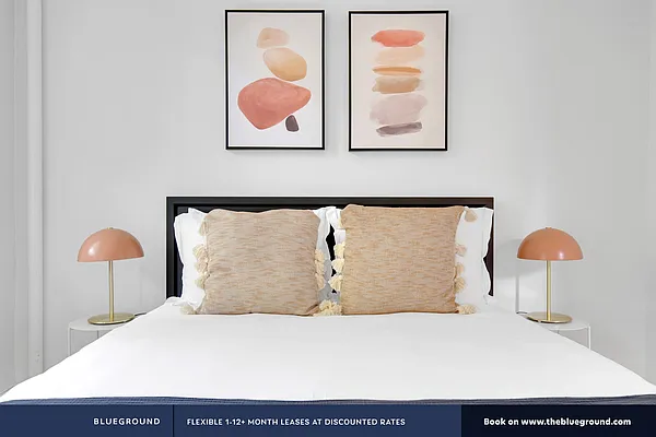 Rented by The Blueground | media 25