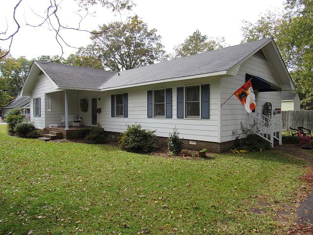 1st image of 101 Pecan Dr