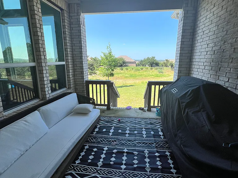 472 Cortaro Dr — Photo 23