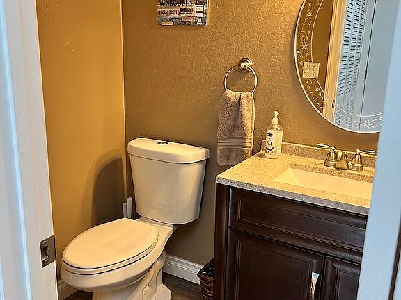 1/2 bath downstairs
