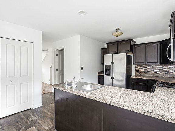 5th image of 1808 Ruby Dr