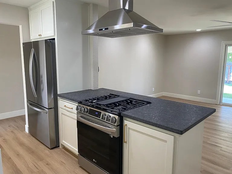 2640 Murray St — Photo 5