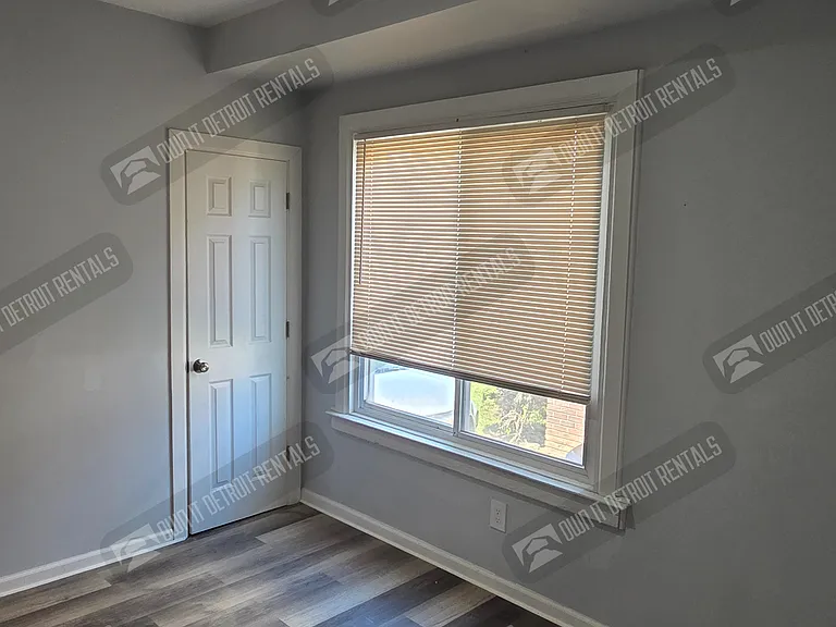 4188 Buckingham Ave — Photo 16