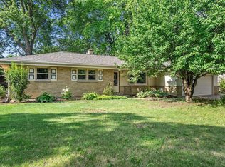 10849 W Derby AVENUE, Wauwatosa, WI 53225