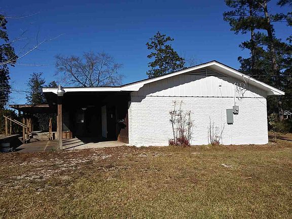 4th image of 825 Denton Dr