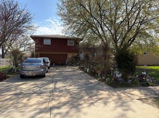 8641 Nagle Ave, Burbank, IL 60459