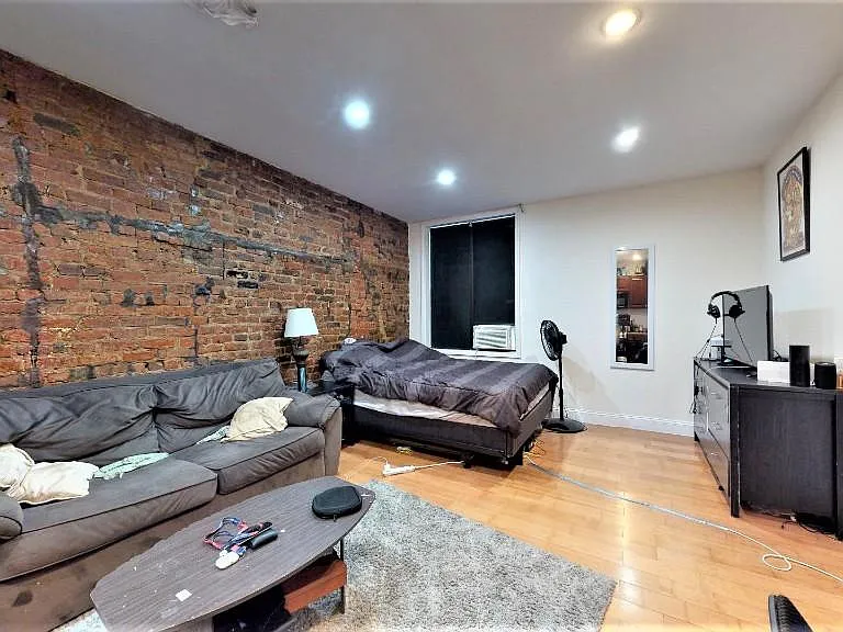 167 E 33rd St #3B — Photo 1