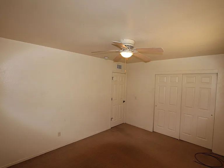 814 W Summit Ave — Photo 15