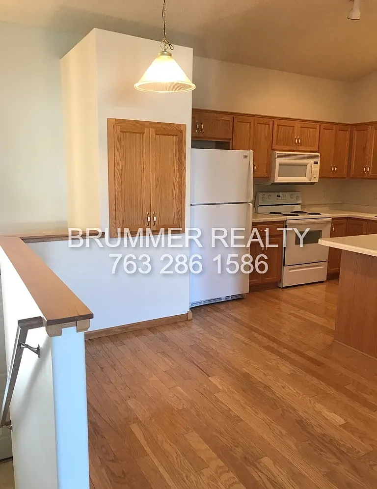 2 bed, $1,825 — Photo 2