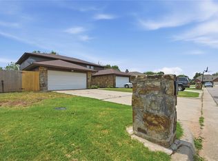 10124 Birkenhead Ct #26, Yukon, OK 73099